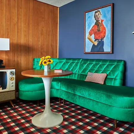 Graduate By Hilton Lincoln Hotel Interior photo